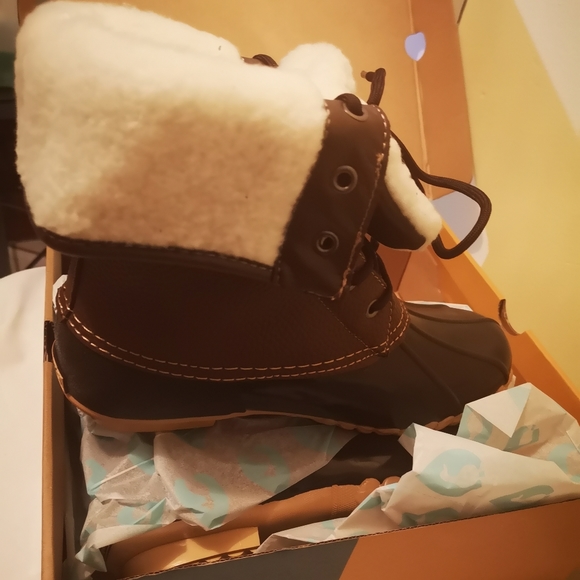 COPY - Brand New Sporto BOOTS - Picture 3 of 3